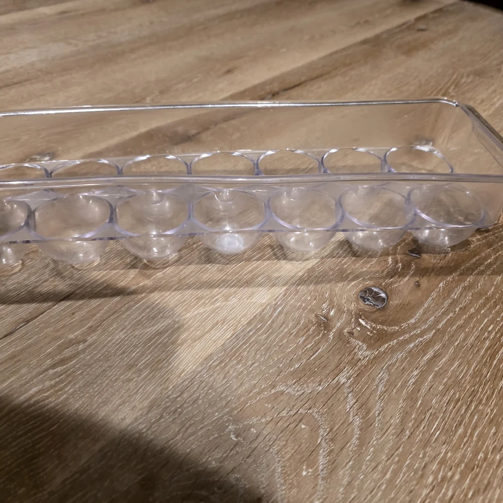 Clear Plastic Egg Holder
